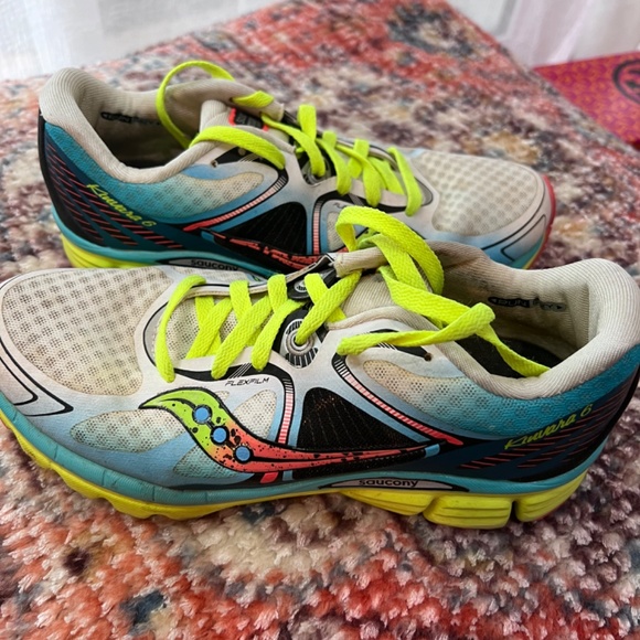 Sacouny Women‘s Running Shoes SZ 8 - Picture 3 of 4